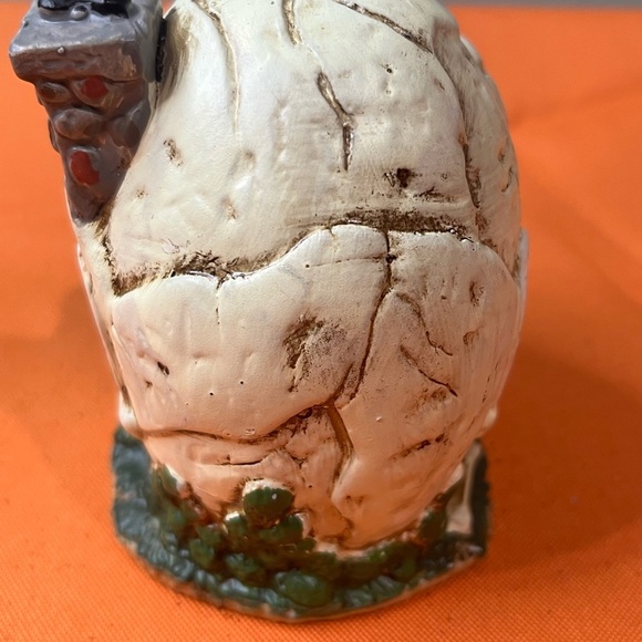 White and Red Skull Decor - Picture 8 of 14